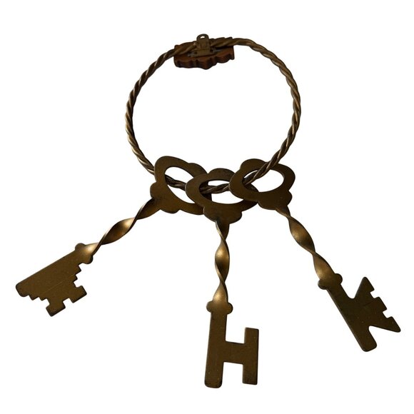 Decorative VTG Large Metal Jail Prop Wall Mount Skeleton Key Display Farmcore - Picture 2 of 7